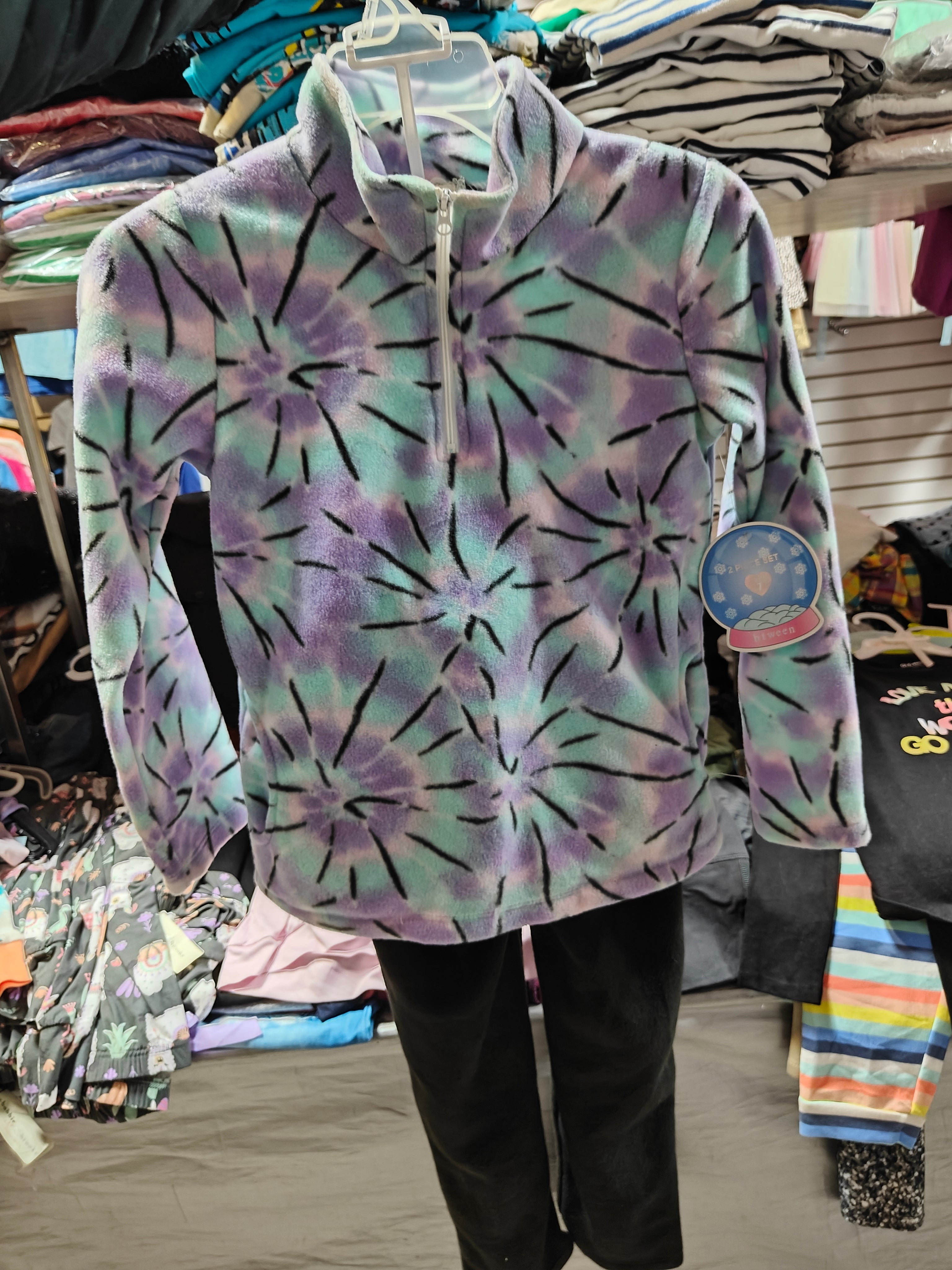 Conjunto de Invierno Btween: Sudadera Polar Tie-Dye y buso – Talla 7