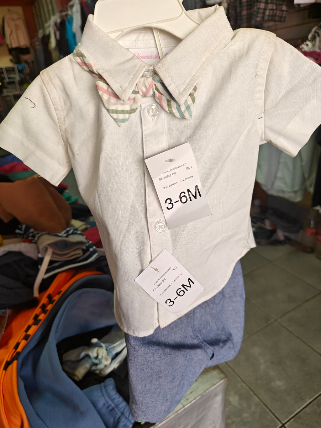 Conjunto Formal para Bebé Bonnie Baby - Camisa Blanca con Corbatín y Pantalón Casual