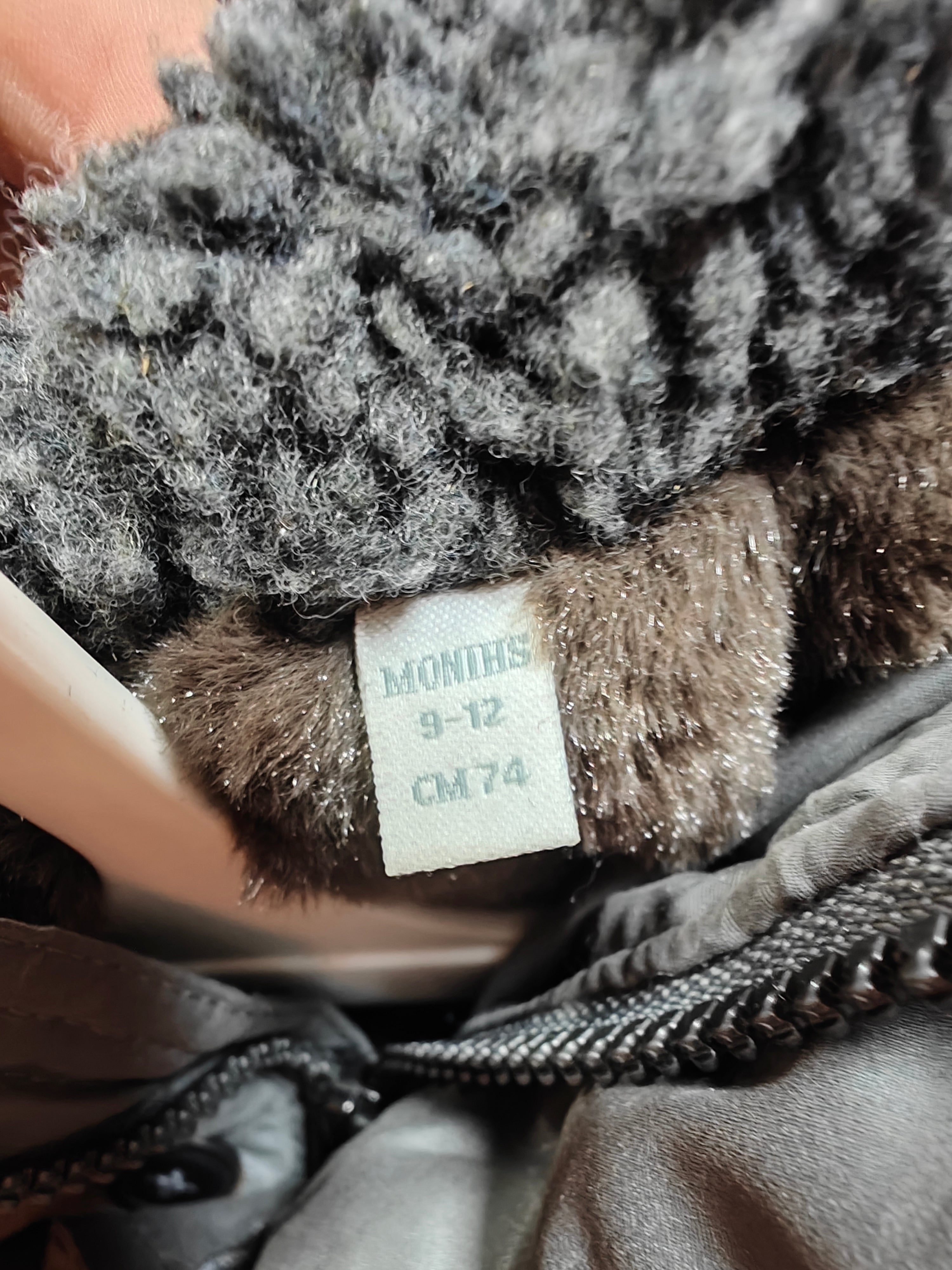 Chamarra Acojinada con Gorro para Bebé (9-12 Meses) – Gris Oxford