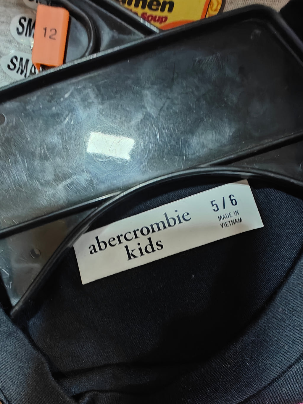 Polera Abercrombie Kids - Estilo California Retro Black