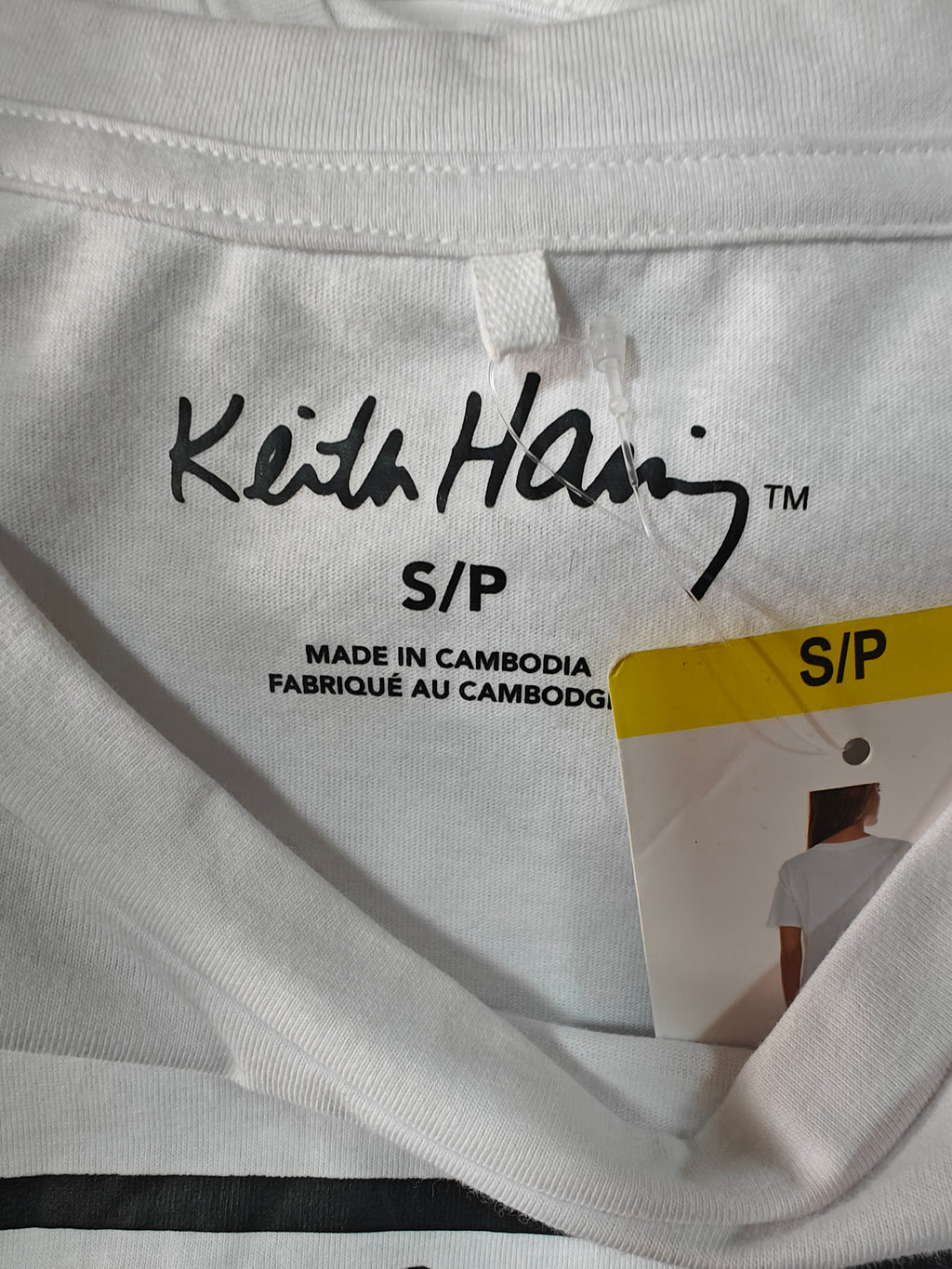 Polera Keith Haring Art Series Talla S | Blanca con Gráfico de Corazón Icónico – Algodón Premium Coleccionable