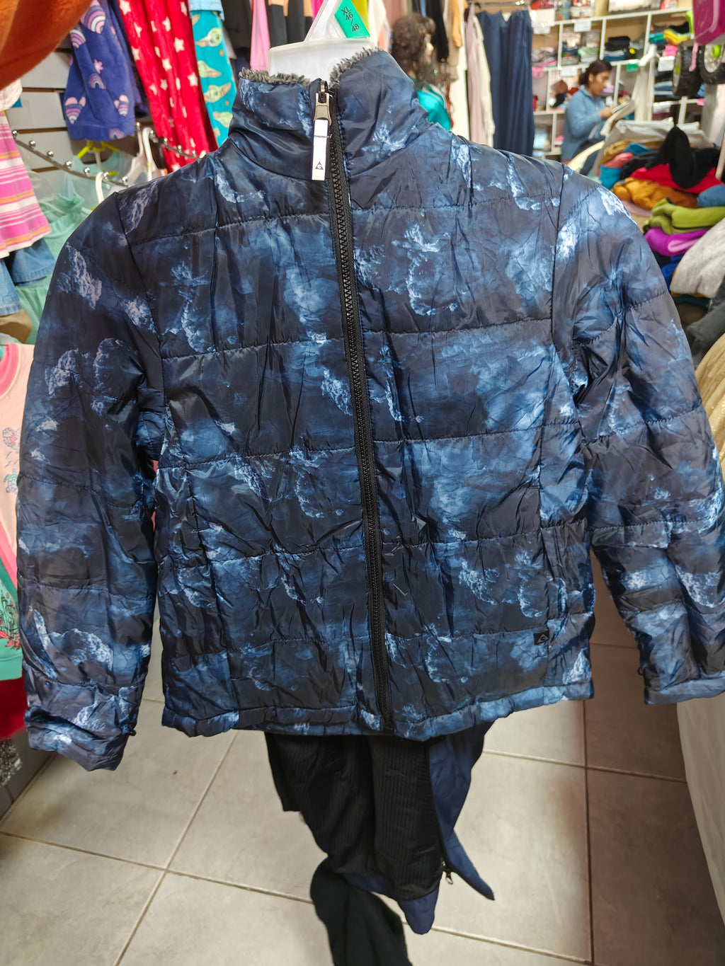 Chaqueta Dual Versatility: Conjunto Convertible 2 en 1 talla 10/12 años