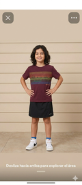 Polera Eddie Bauer Kids – Edición "Explore More" Horizonte Lineal – Guindo talla 6 años