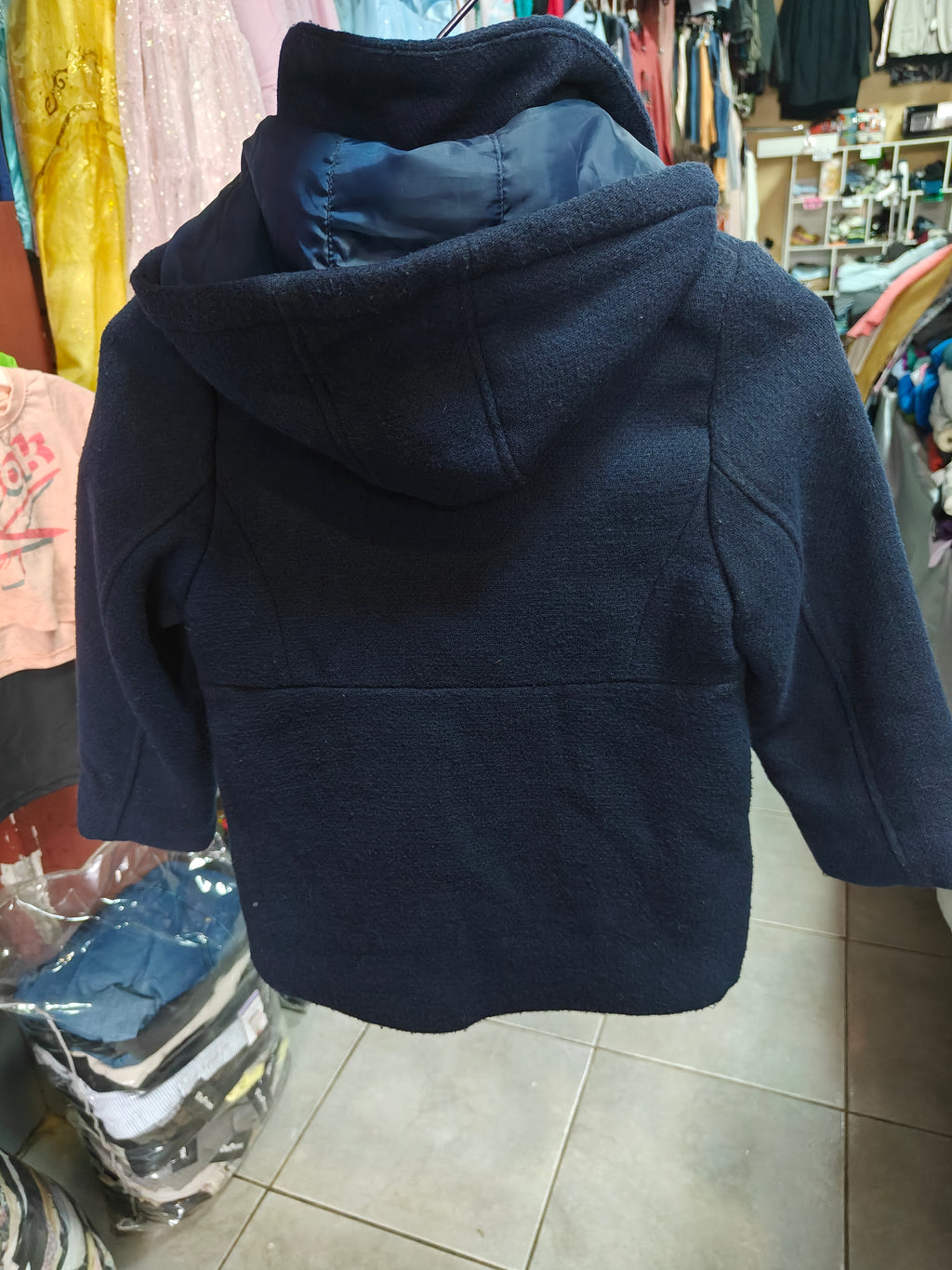 Abrigo Tipo Trenca Clásico para Niño - Azul Marino - Talla 116 (5-6 Años) TIENE DESGASTE EN LA TELA