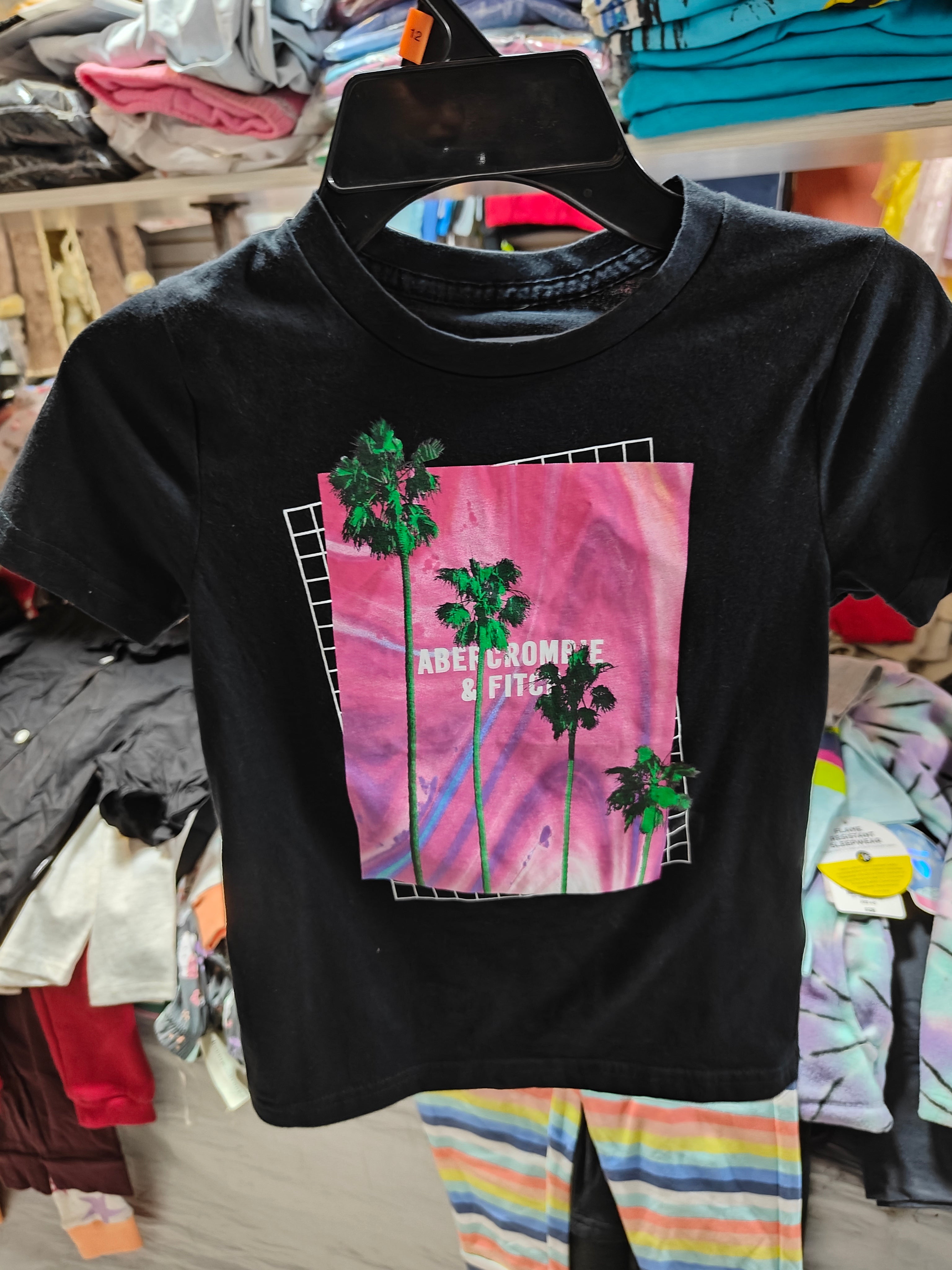 Polera Abercrombie Kids - Estilo California Retro Black