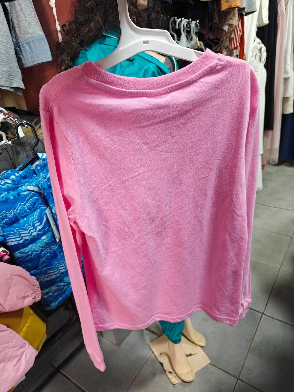 Playera Fila Rosa de Manga Larga con Bolsillo - Talla L (10/12)