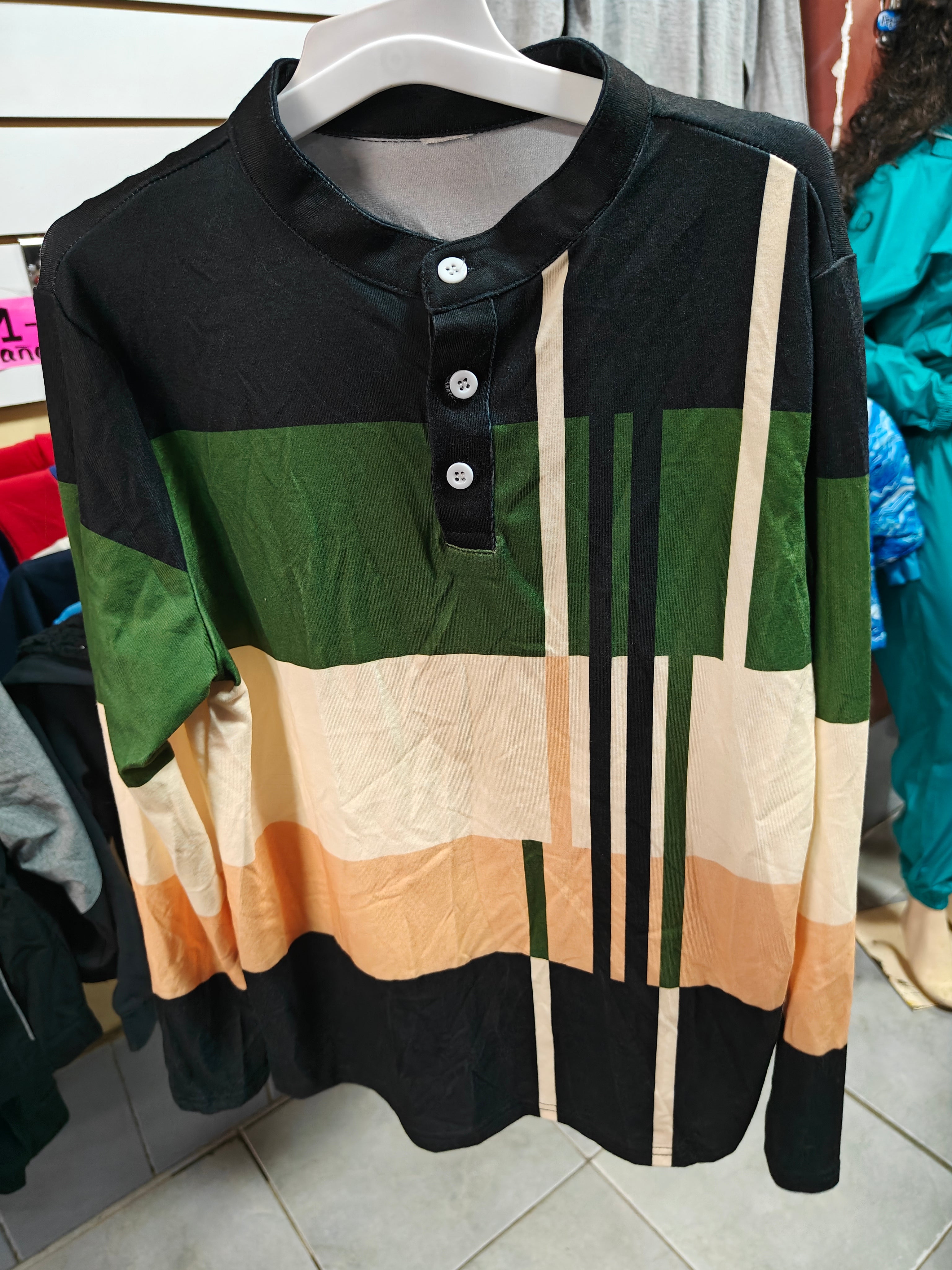 Camiseta con Estampado Geométrico Retro
