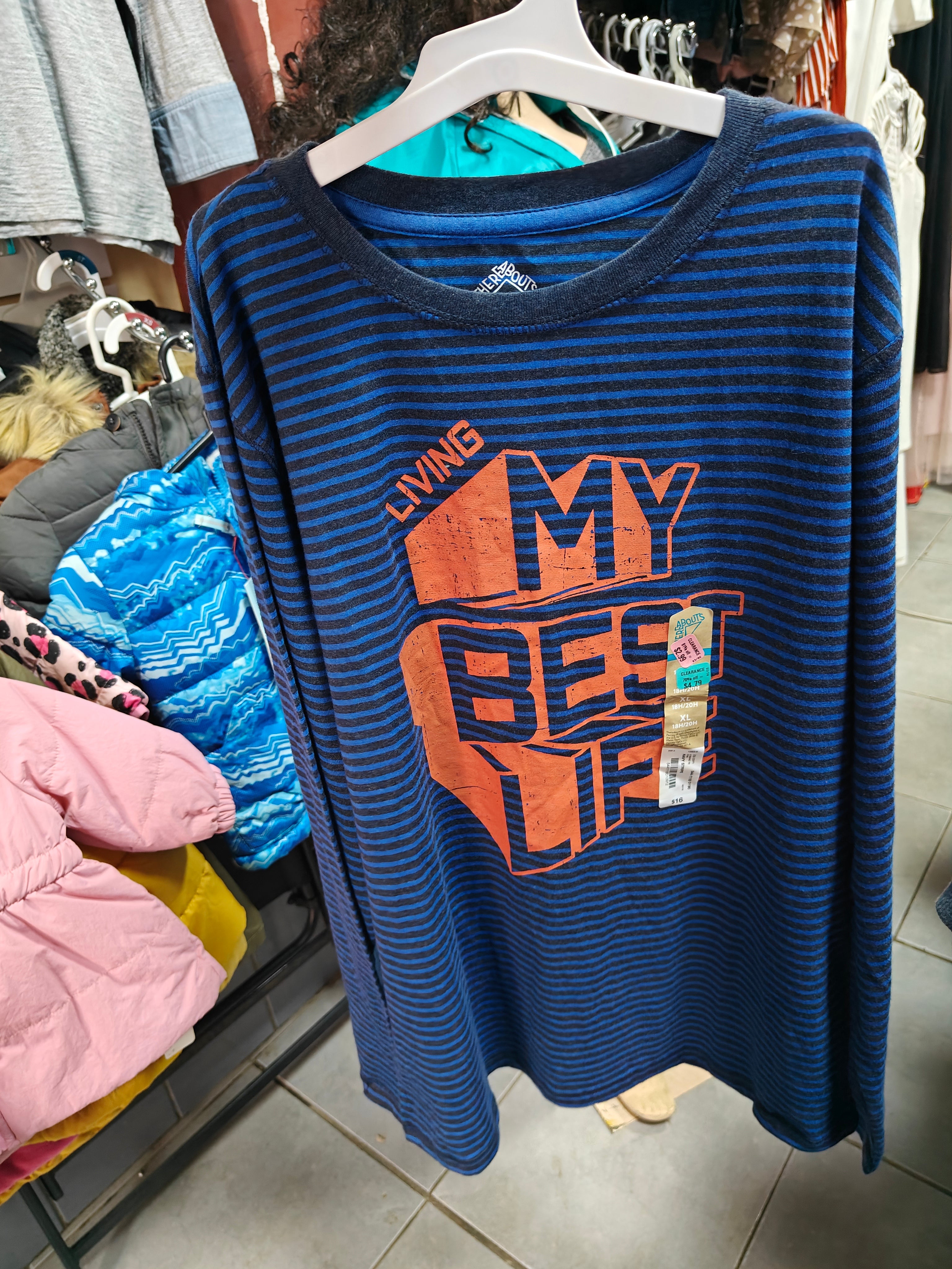 Playera de Manga Larga "Living My Best Life" - Thereabouts
