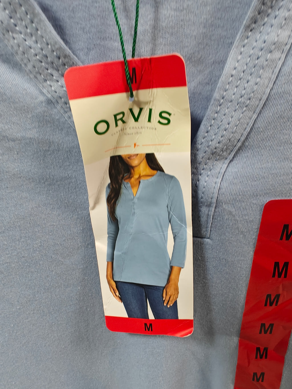 Polera Celeste Pastel de Suave Textura - Cuello Henley y Manga 3/4