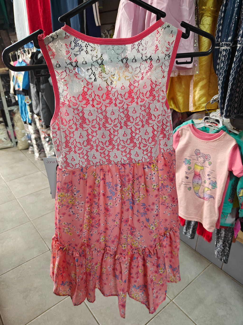 Vestido Jona Michelle Rosa con Corpiño de Encaje y Falda Floral – Talla 7