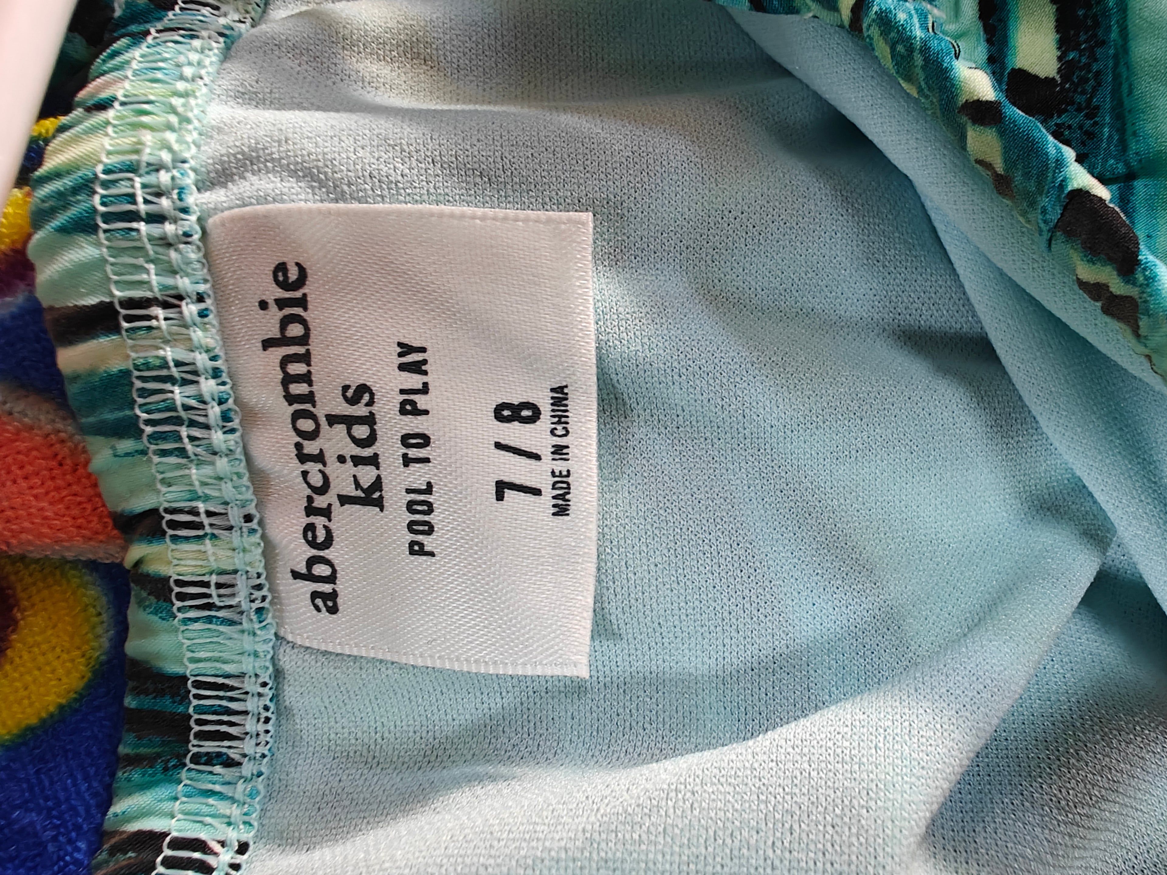 Enterizo Playero traje de baño Abercrombie Kids - Estampado Tropical Palmeras (Talla 7/8)
