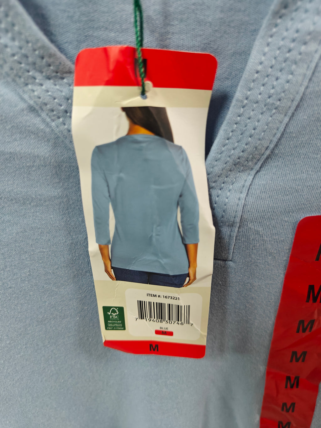 Polera Celeste Pastel de Suave Textura - Cuello Henley y Manga 3/4