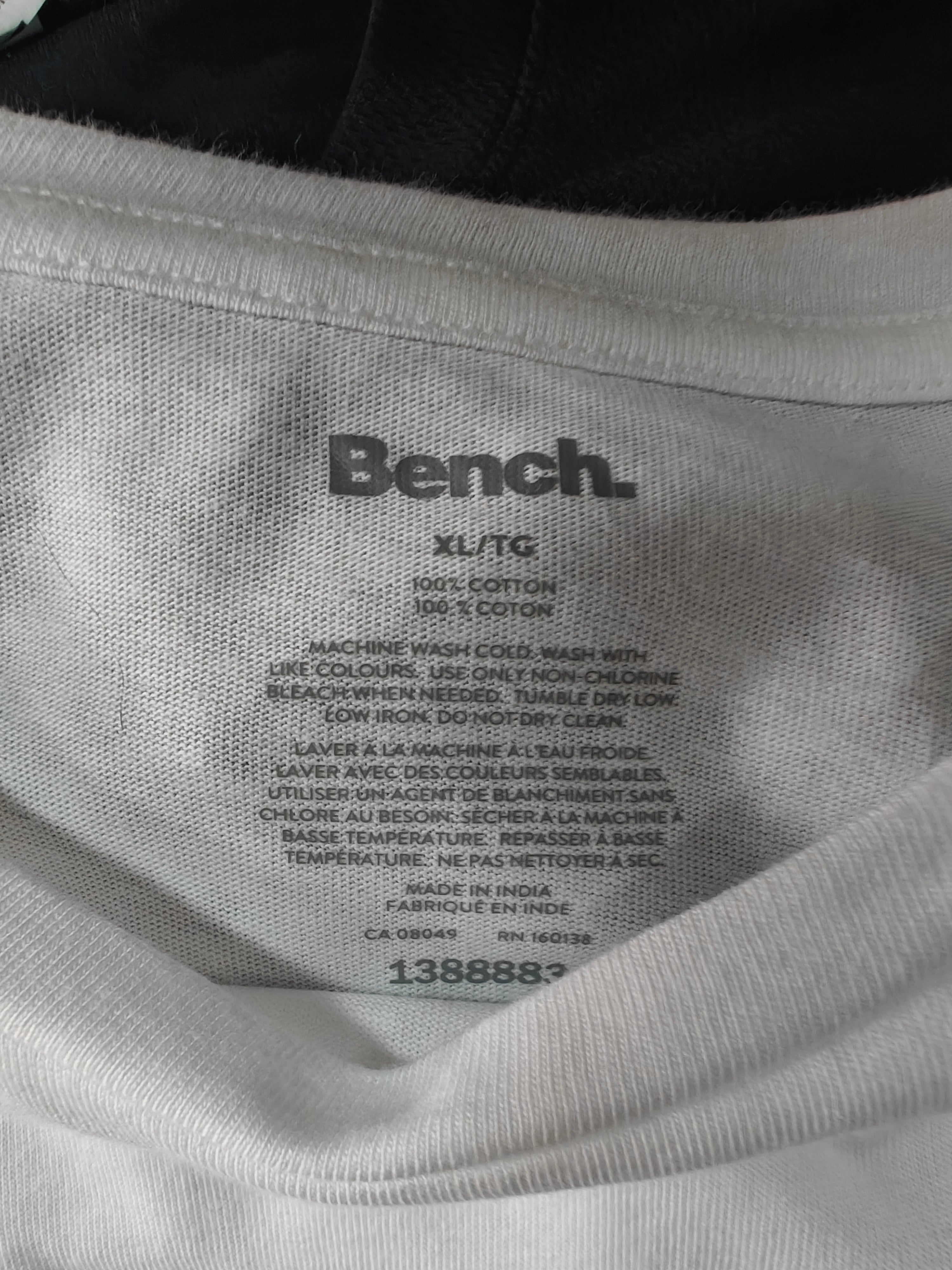 Polera Bench. Mujer Talla XL | Color Blanco Sólido – Algodón Premium Soft-Touch | Básico de Corte Moderno