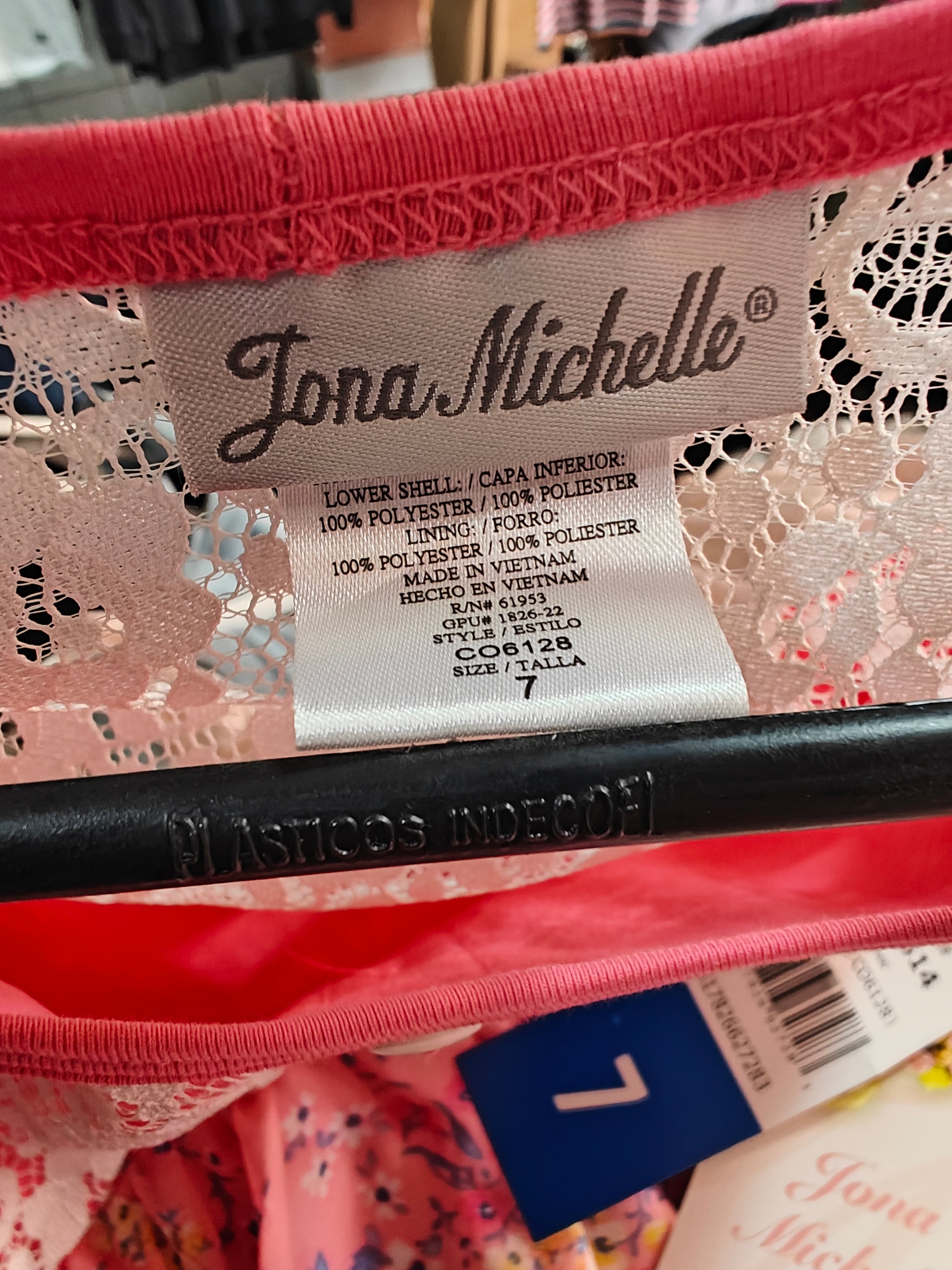 Vestido Jona Michelle Rosa con Corpiño de Encaje y Falda Floral – Talla 7