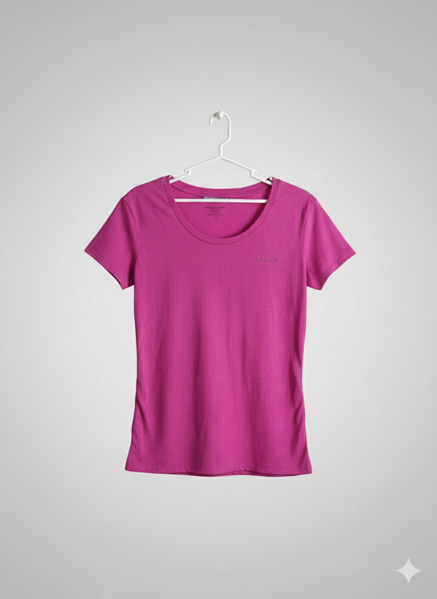 Polera Bench Premium – Cuello Redondo – Fucsia Vibrante – Talla M