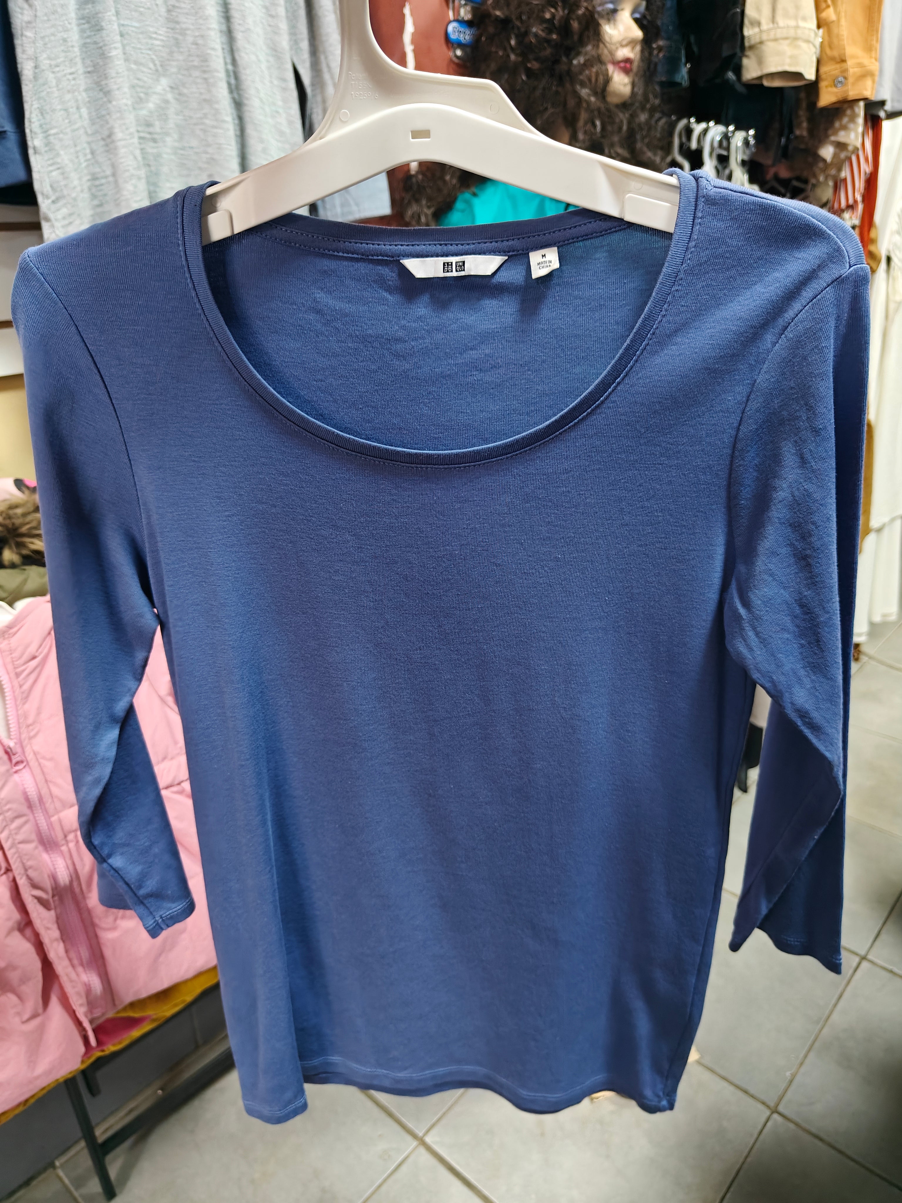 Camiseta Uniqlo de Algodón Premium - Azul Denim (Talla M)